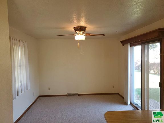 3rd image of 305 E 34th St