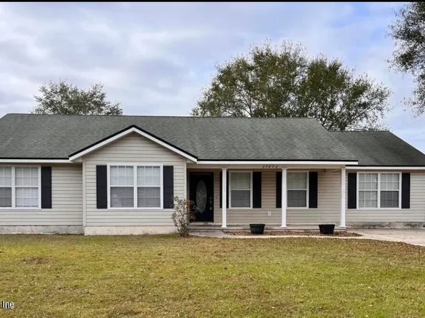 27672 Minnesota St, Hilliard, FL 32046