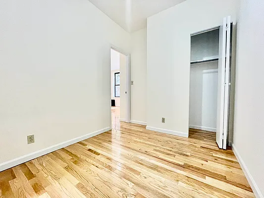 Rented by HOLTON REAL ESTATE INC. | media 18