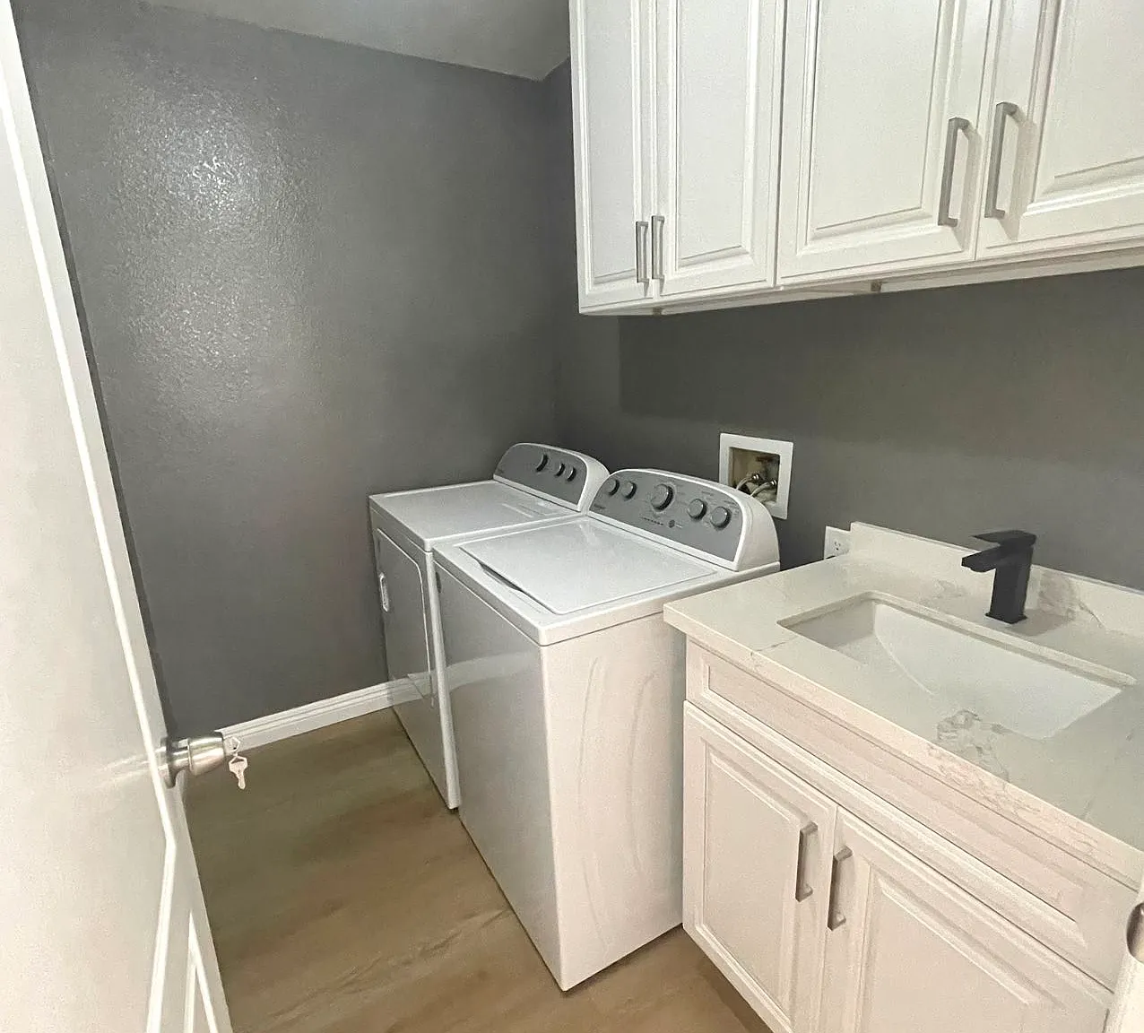 2848 Longhorn St — Photo 4