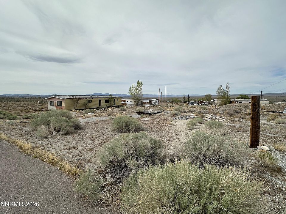 2nd image of 707 Del Vega St