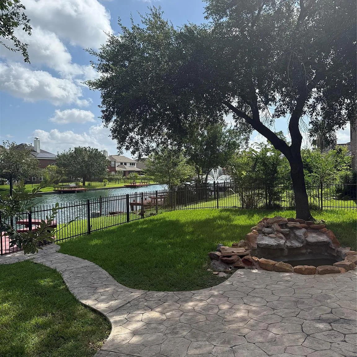 4 bed, 2.5 bath, 2795 sqft, $2,800 — Photo 3