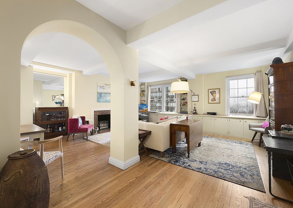 1st image of 10 Mitchell Pl APT 9-B