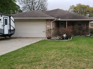 1415 N 15th St, Nederland, TX 77627
