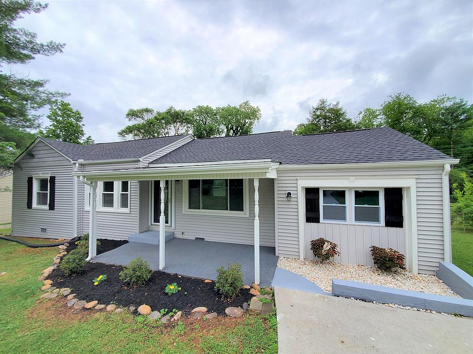 1st image of 302 Canterbury Dr