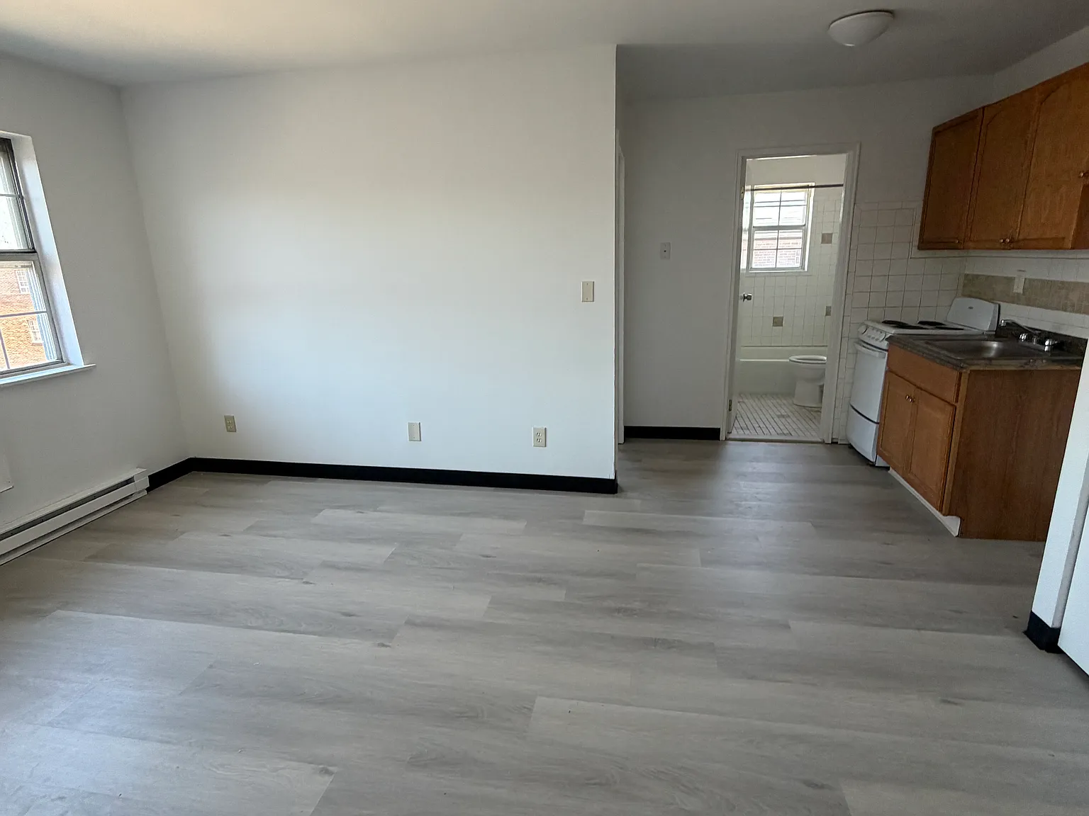 1 bed, $1,600 — Photo 2