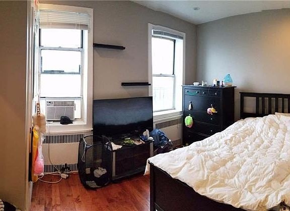 5th image of 524 E 11th St APT 25