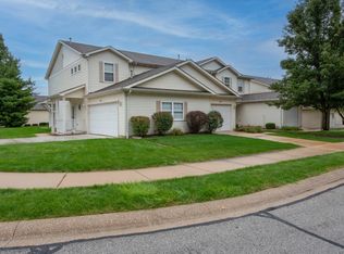 1239 Fox Hollow Dr, Porter, IN 46304