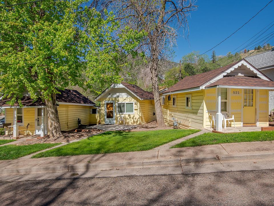 One of Three Small Cottages on quiet Manitou Springs Side-Street - 5 minute walk to Manitou Shops, Arcade, Manitou Blvd etc...