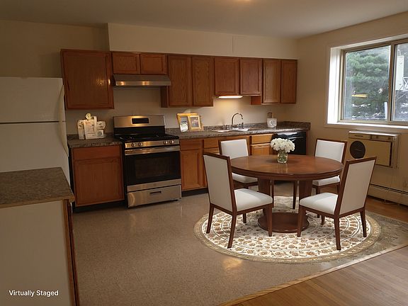 2nd image of 1545 W Pratt Blvd APT 104