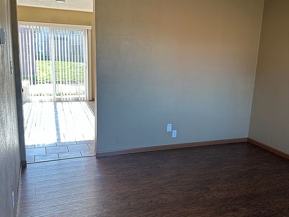 5th image of 309 Biggs Dr #3