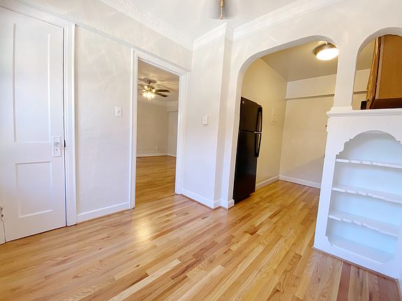 04 Dining Room
