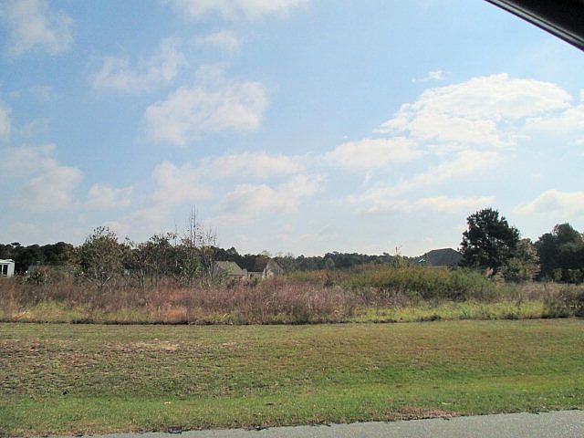 1st image of 202 Foxwood Dr