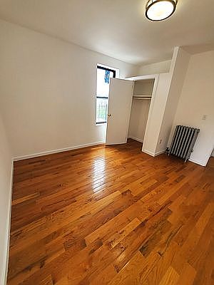 4th image of 1044 Ward Ave #3D