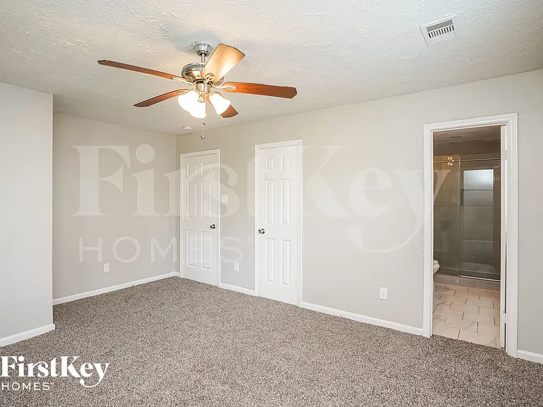4909 Green Willow Ln — Photo 13