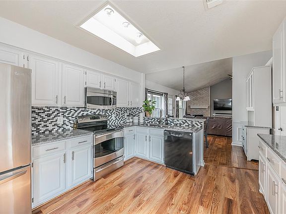 5th image of 10 Tanager Ct