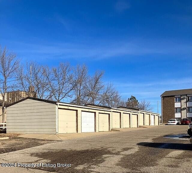 2nd image of 2778 6th Ave W