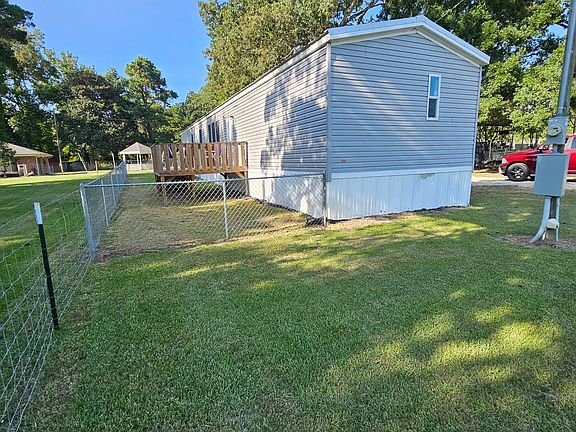 3rd image of 327 Otter Rd