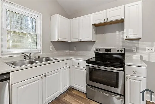 1137 White Oak Ave SW — Photo 11