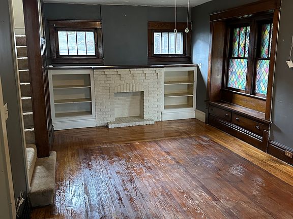3rd image of 940 W Exchange St