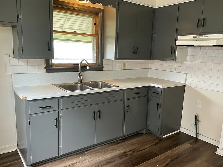 4643 N Parkway Ave — Photo 1