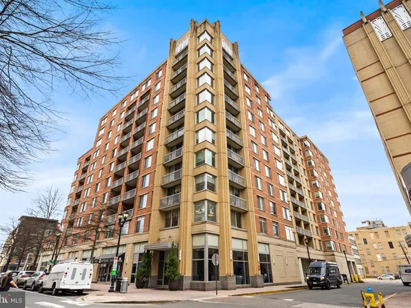 1020 N Highland St Unit 907, Arlington, VA 22201