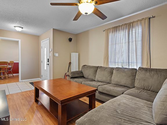 4th image of 12916 Rosemont St