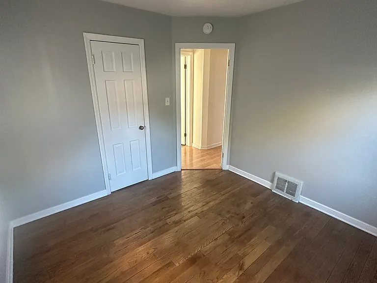 1336 W Summit Ave — Photo 8