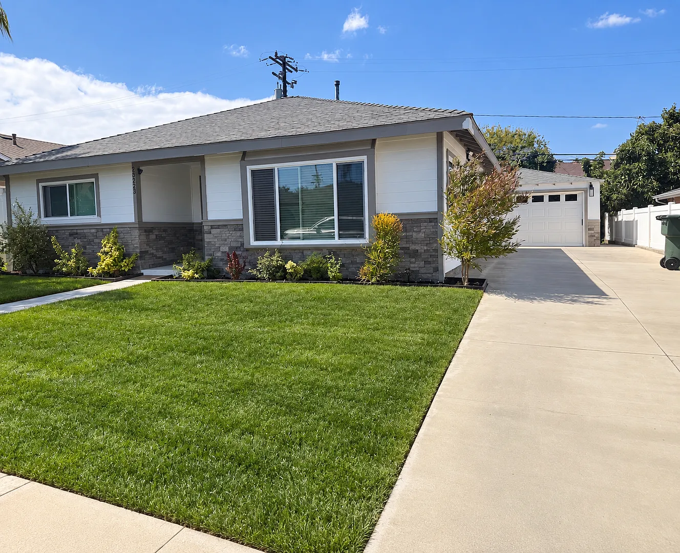 Bright & Beautiful 3-Bedroom Home in Walteria — Photo 2