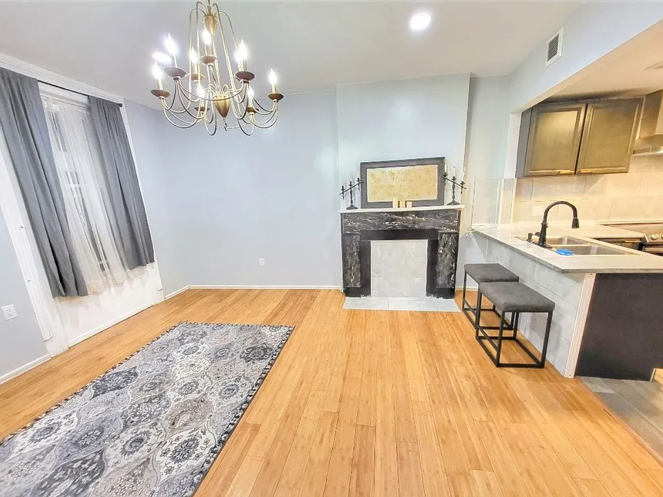 400 Rutger St #4