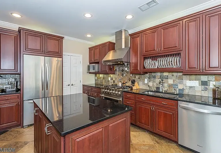 Briar Ct — Photo 10