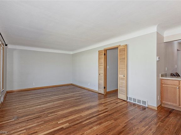 3rd image of 1673 Chelmsford Rd