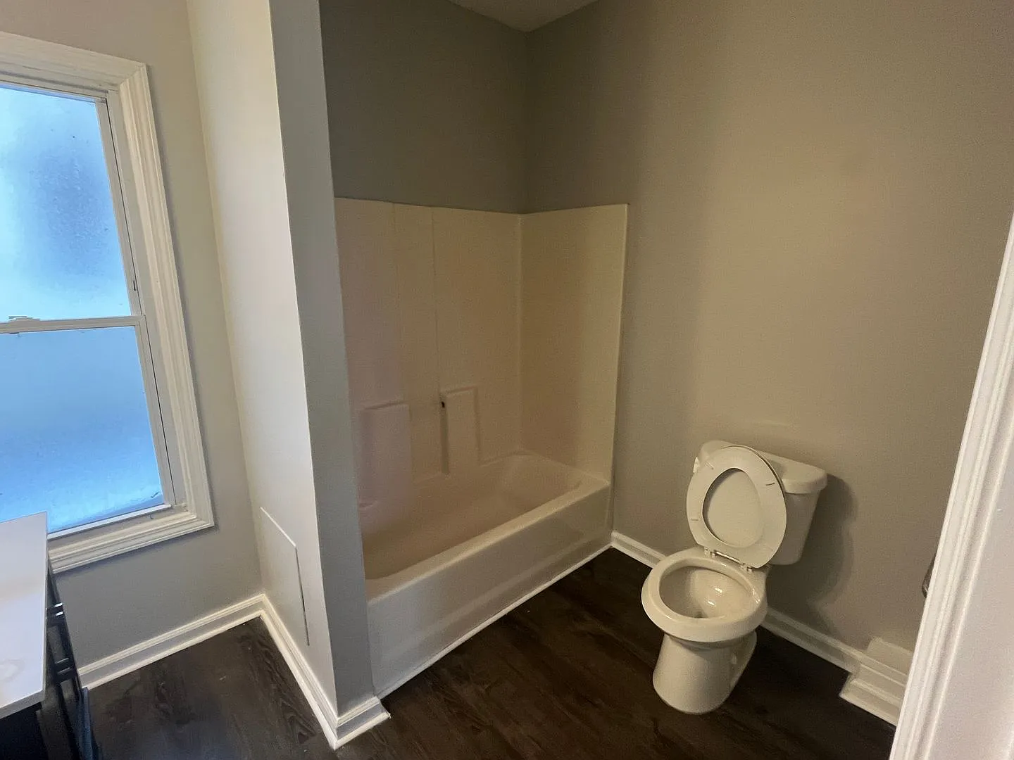 Cudell 4 Bedroom - Single Family Rental — Photo 4