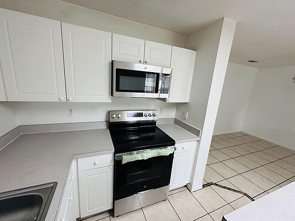 5th image of 2712 Club Cortile Cir