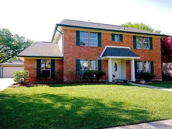 Ideal family home in an sort after subdivision-Brook Forest