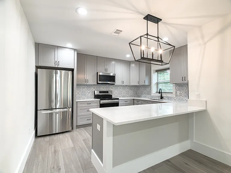 10047 Noriega Dr — Photo 7