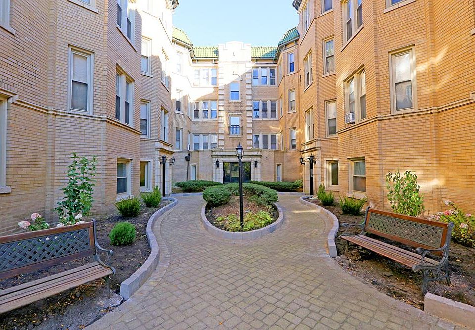 1st image of 4225 N Paulina St #4227W3