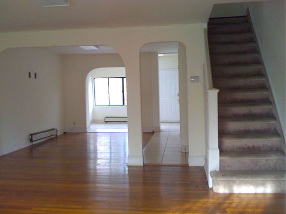 4th image of 67-119 Burns St #1