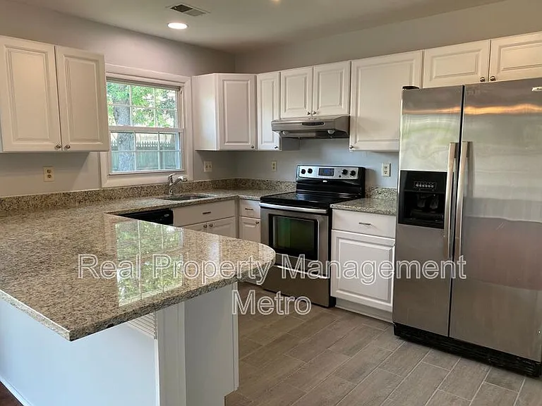 1902 Stonehearth Ct — Photo 4