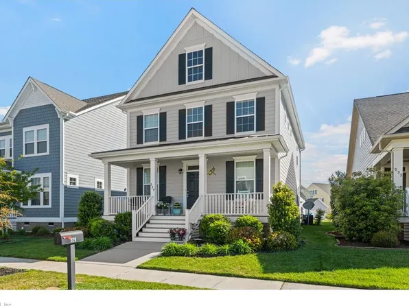 529 Simpson Ln, Chesapeake, VA 23323
