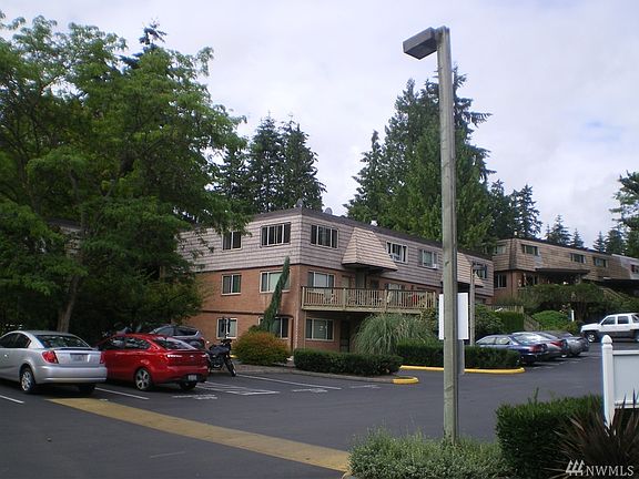 3rd image of 3834 175th Ave NE APT 32