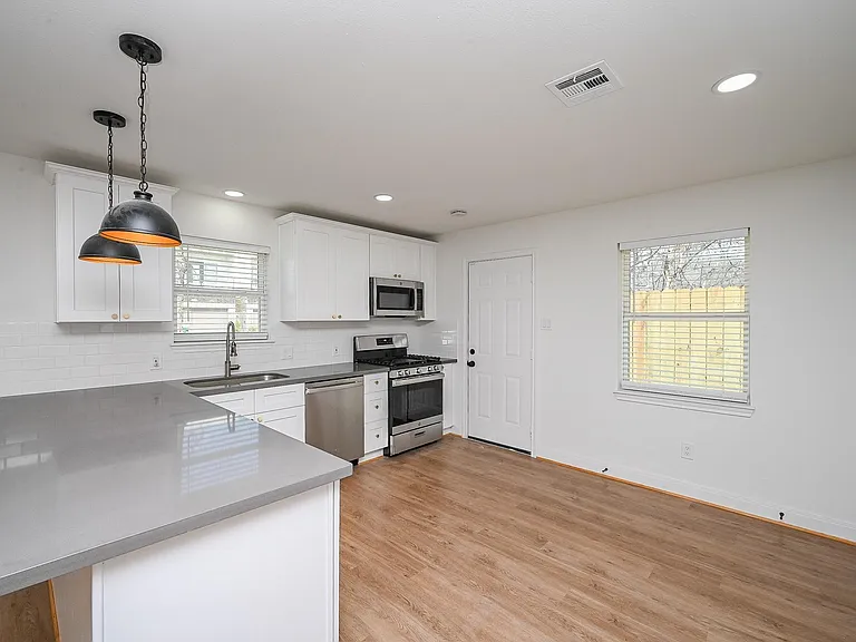4710 Hershe St — Photo 22