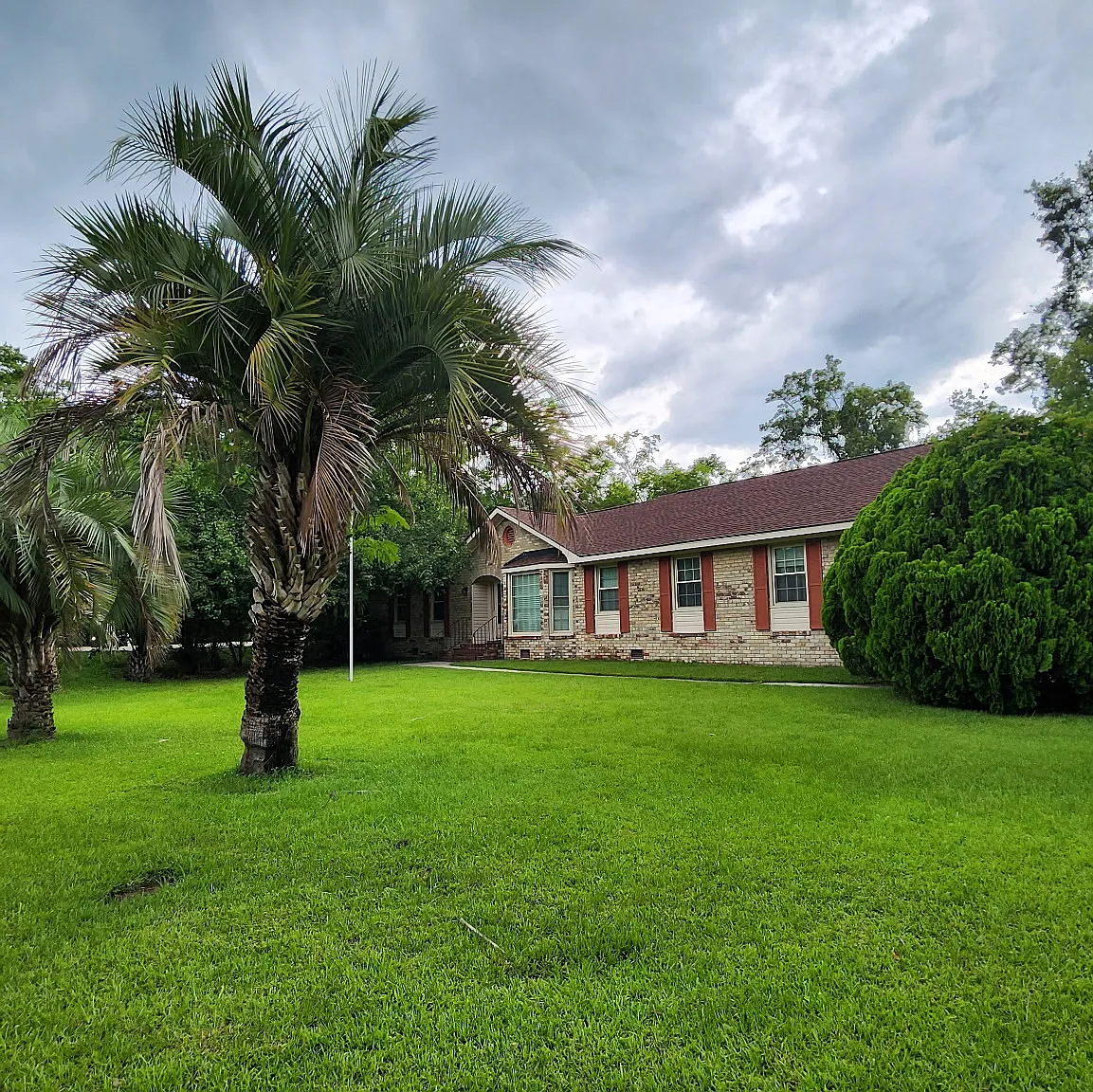 4 bed, 1606 sqft, $725 — Photo 1