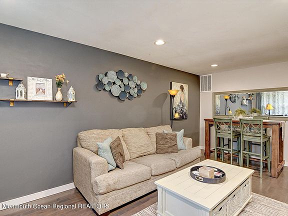 5th image of 1384 Olivia Court