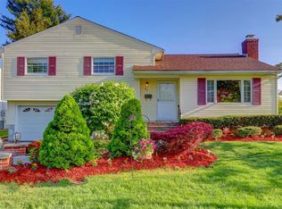 49 Glenbrook Rd, Hicksville, NY 11801