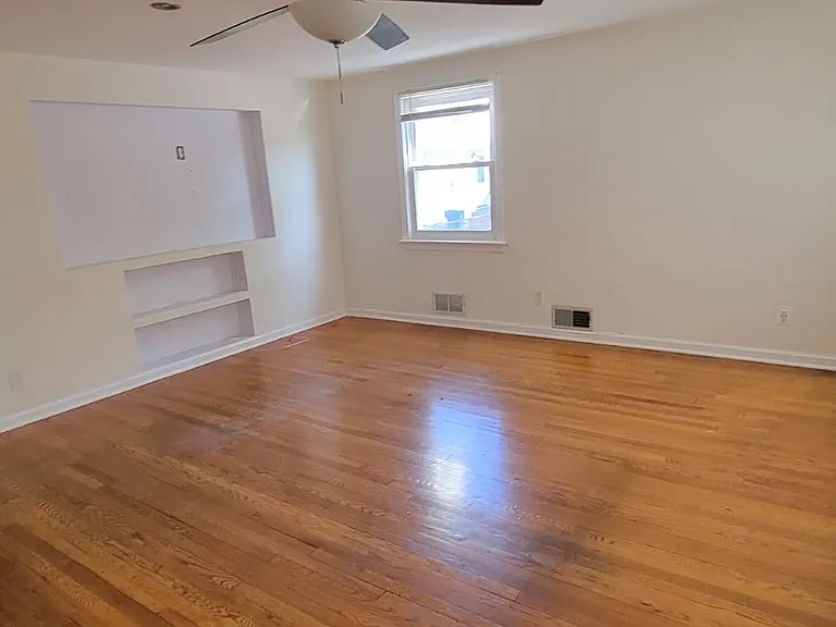 610 Lindegar St — Photo 7