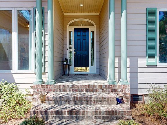 2nd image of 30 Steeplechase Court
