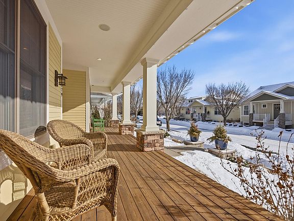 3rd image of 15579 Duck Trail Ln