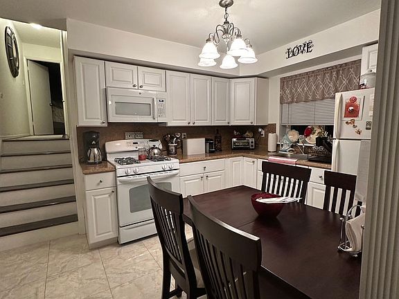 2nd image of 180 Bay 13th St #1F