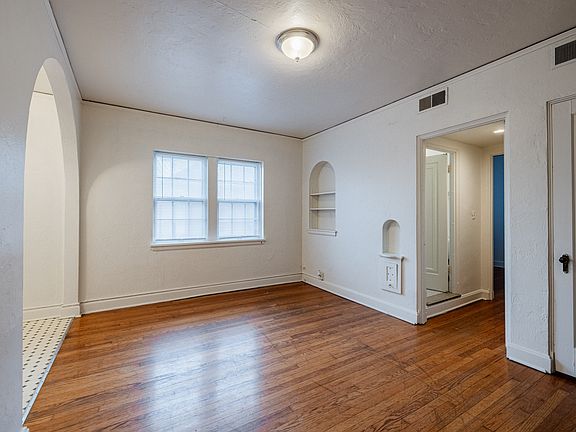 4th image of 1403 E St #301